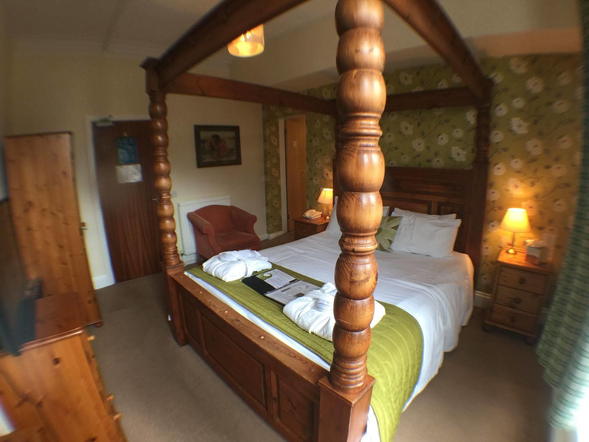 The York Priory Hotel Екстериор снимка